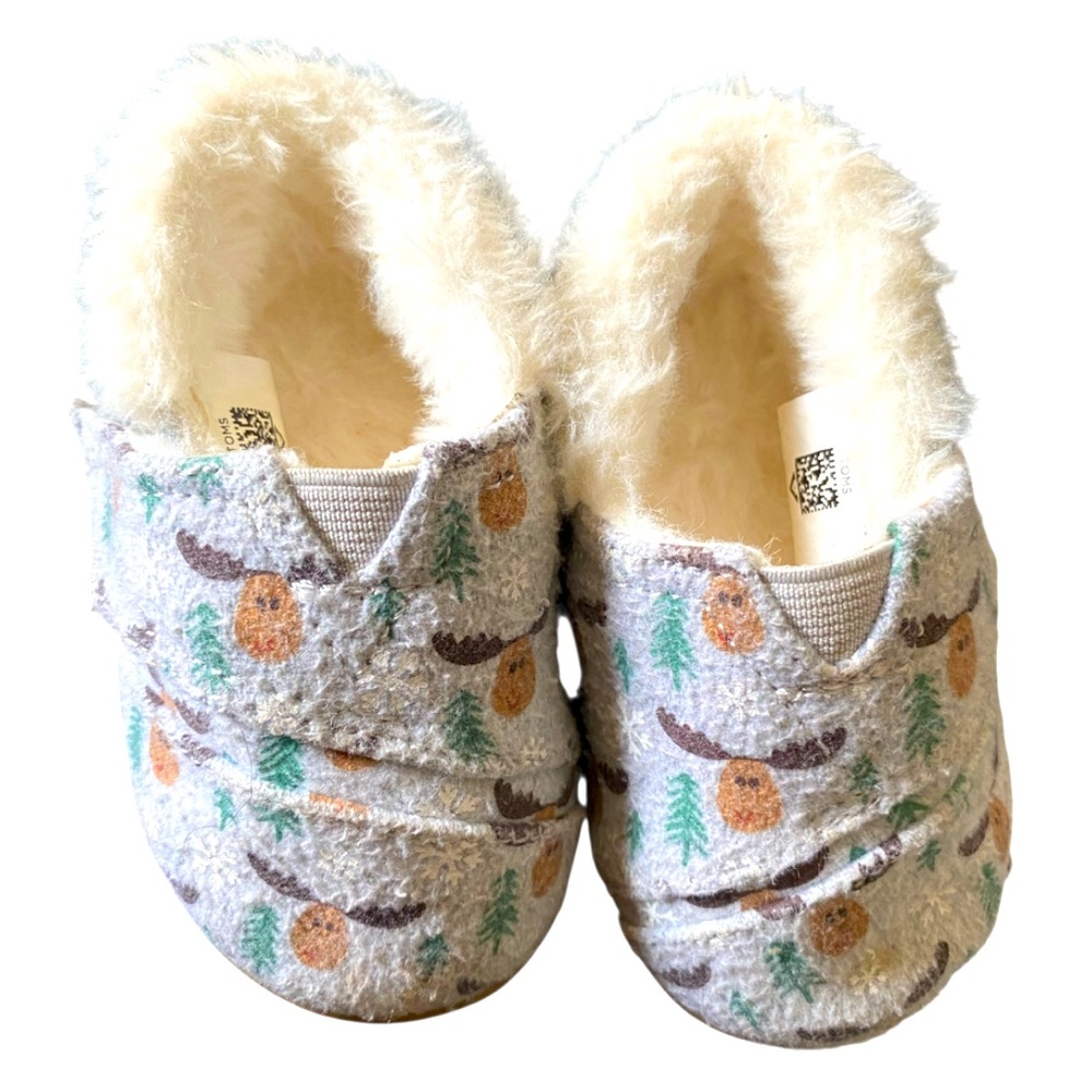 Tom’s Baby Sz 4 Fleece Lined Slippers/Shoes with Reindeer Snowflake Print